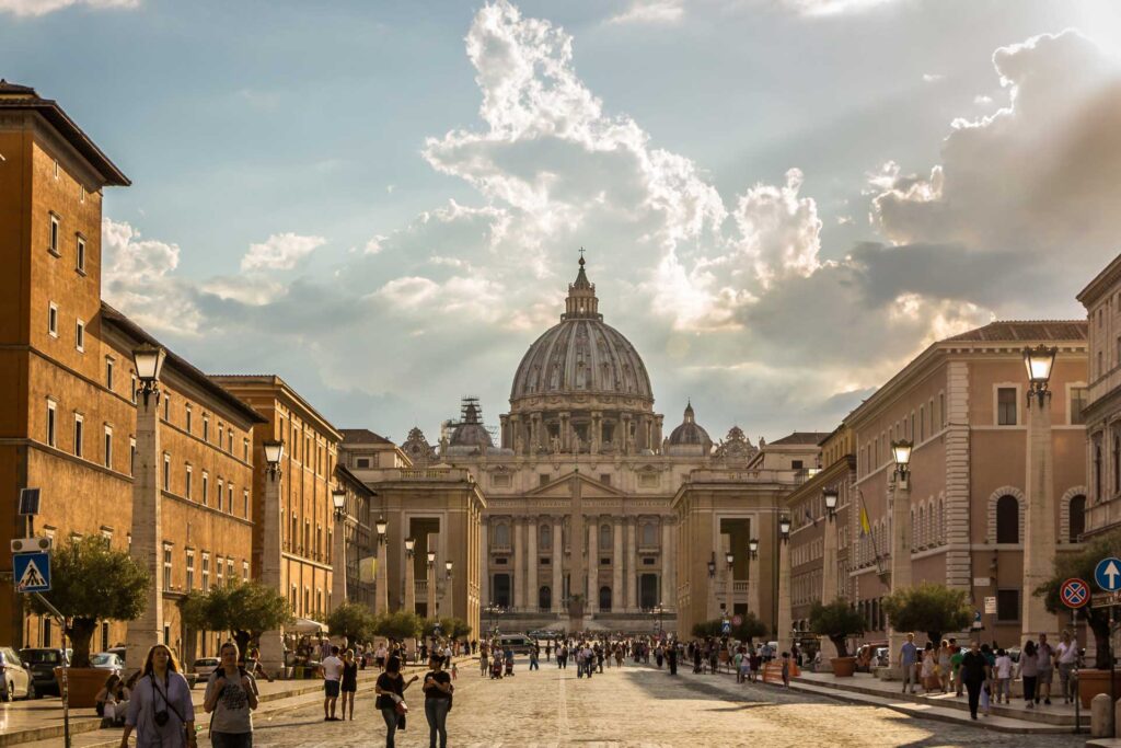 Rua Que Leva à Basílica de São Pedro